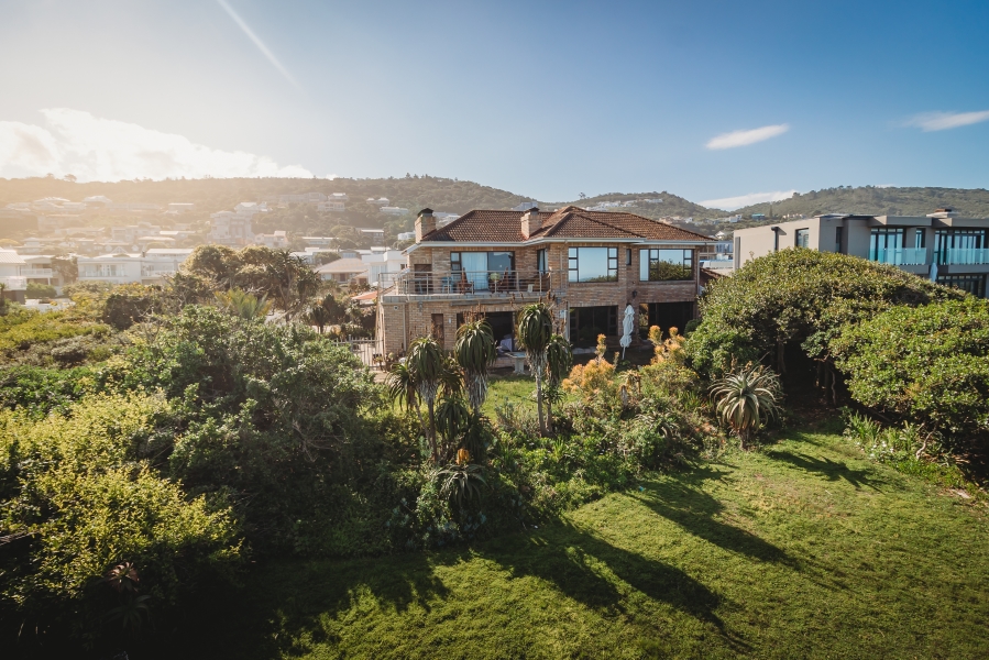 7 Bedroom Property for Sale in Outeniqua Strand Western Cape